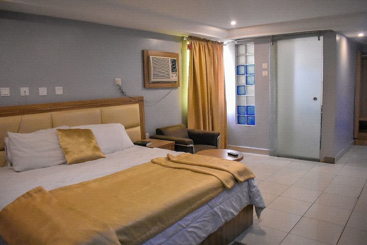 Room 6 of 41