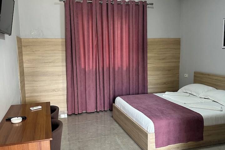 Room 8 of 23