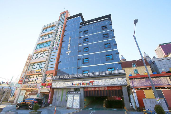 Hotel 2 of 121