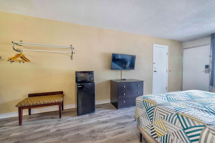 Room 11 of 31
