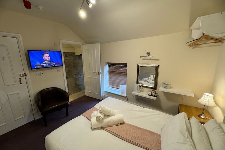Room 12 of 43