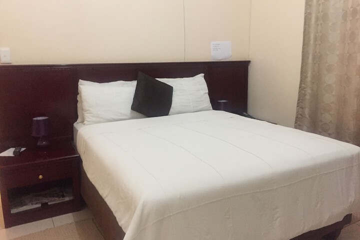 Room 3 of 20