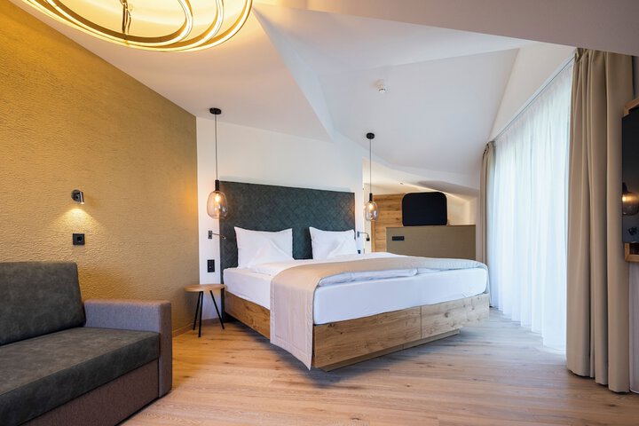 Room 5 of 64