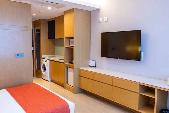 Room 13 of 72