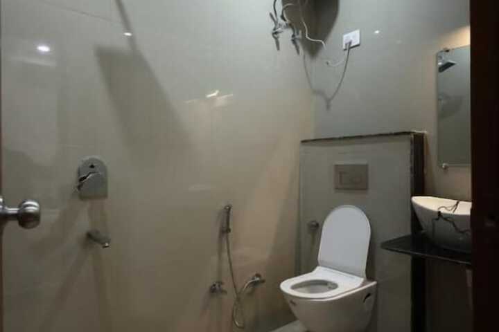 Room 16 of 21
