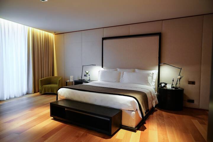 Room 40 of 136