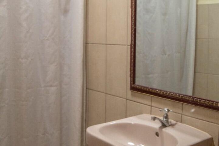 Room 4 of 4