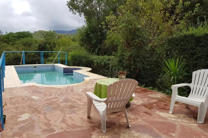 Pool 6 of 10