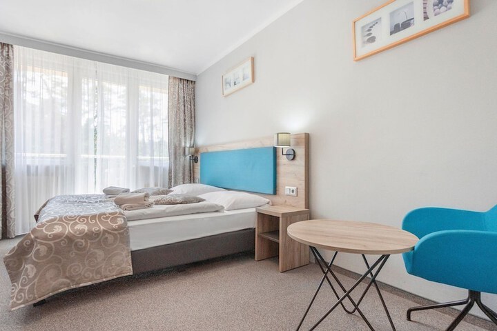 Room 9 of 48