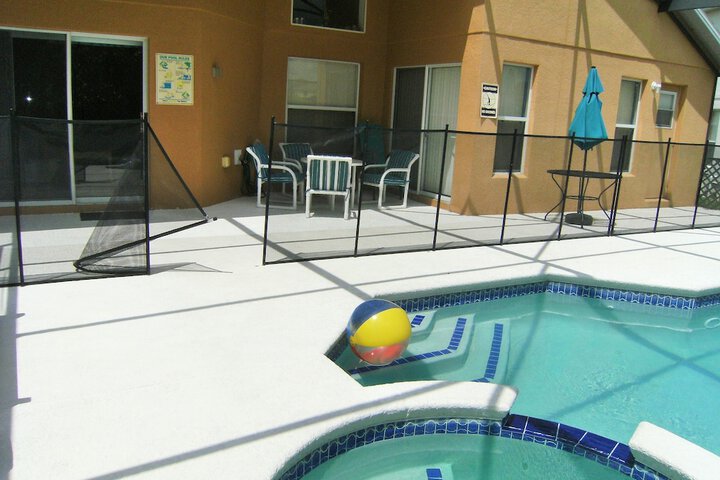 Pool 18 of 20