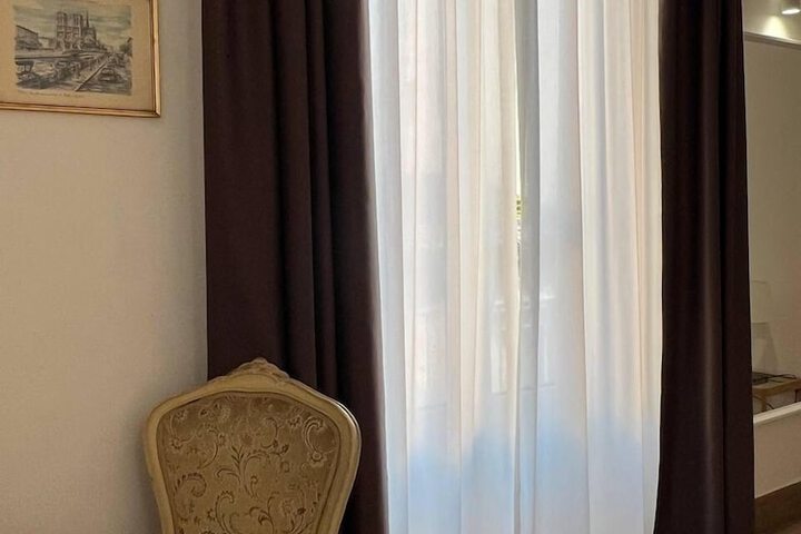 Room 8 of 36
