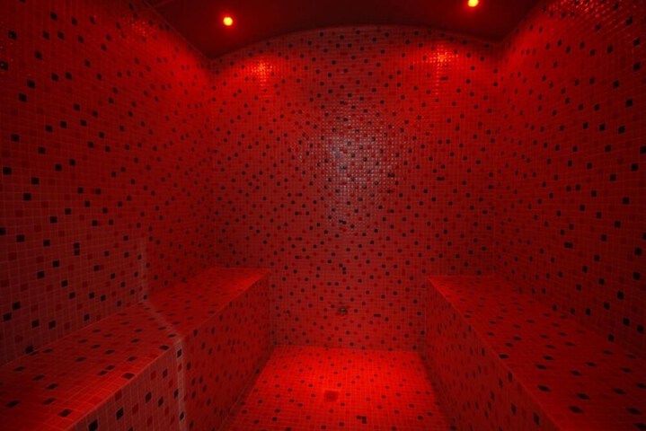 Room 43 of 62