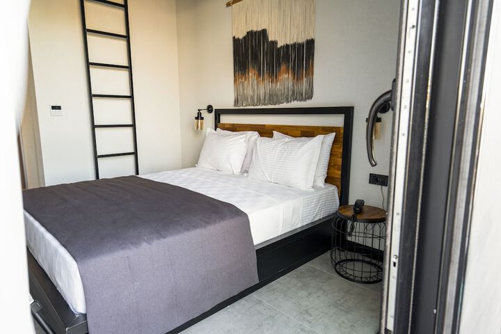 Room 28 of 201