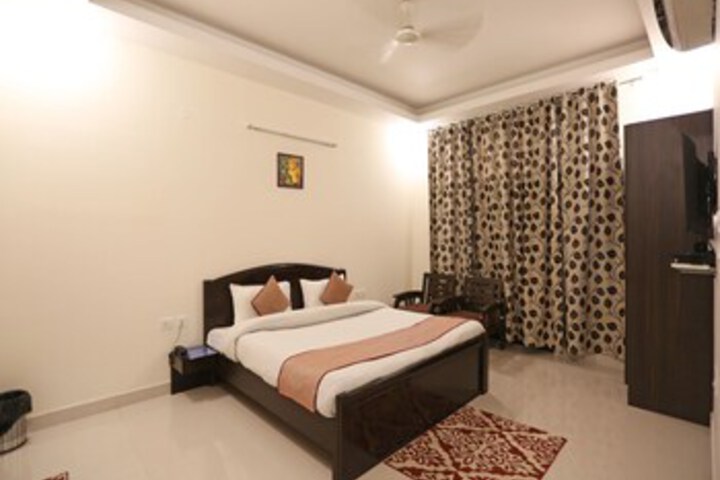 Room 16 of 22