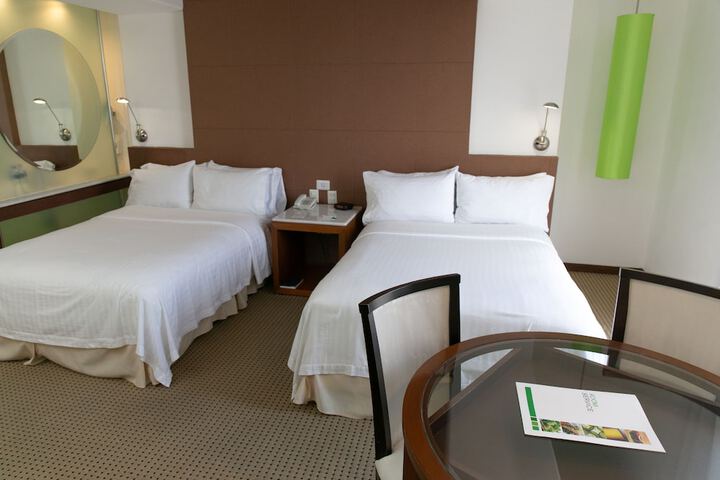 Room 10 of 81
