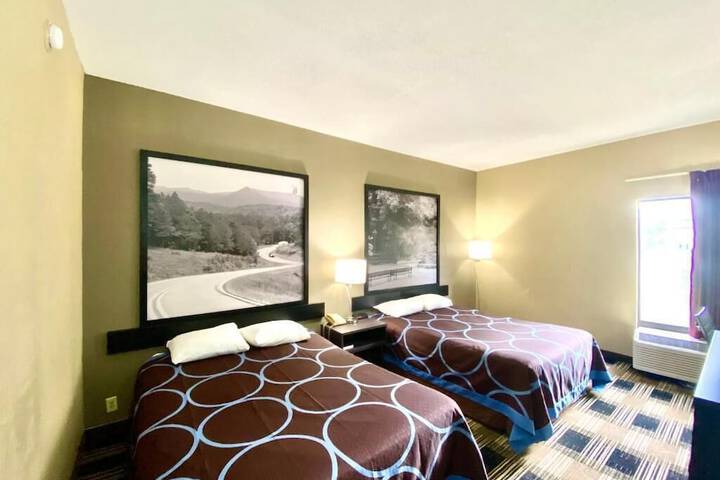 2 Queen Beds (3 of 4)