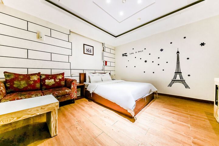 Room 21 of 26