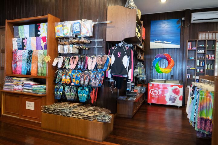 Gift Shop 125 of 414