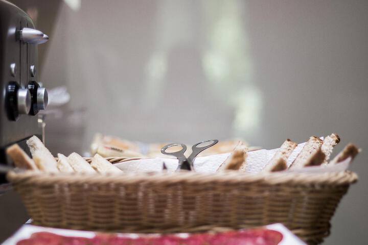 Lounge 57 of 60