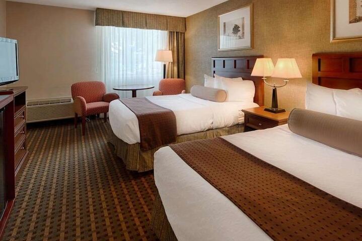 2 Double Beds (5 of 8)