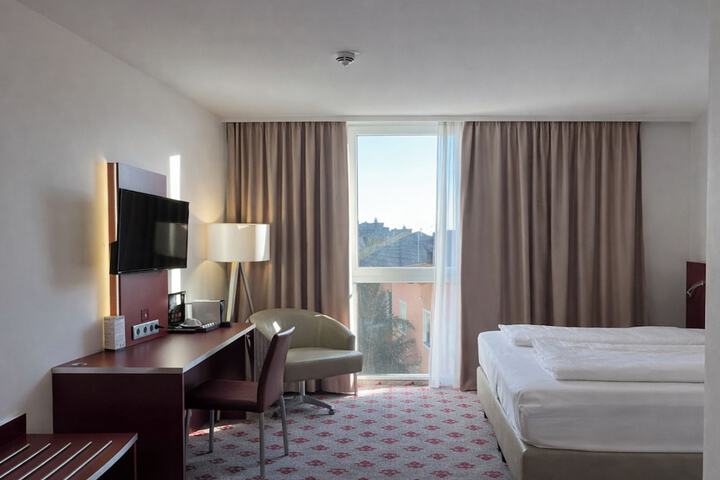 Room 11 of 29