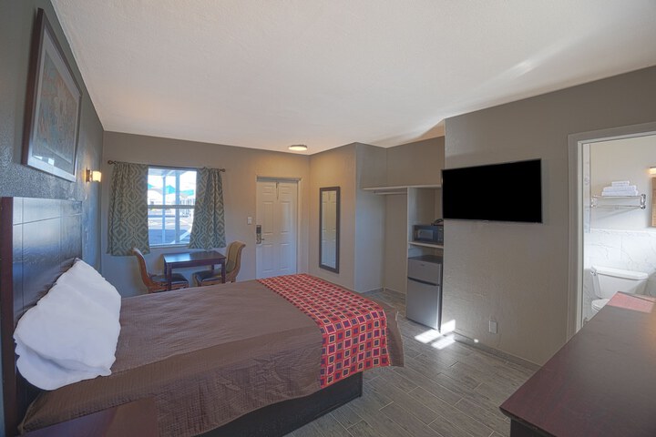1 King Bed with Kitchenette (60 of 68)