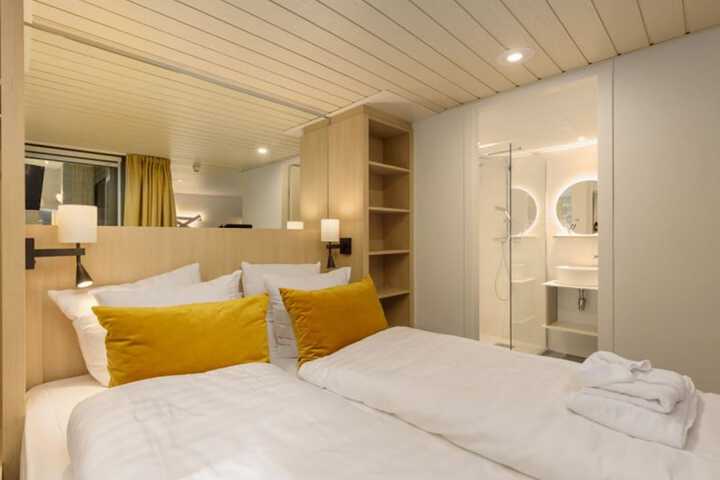 Room 2 of 30