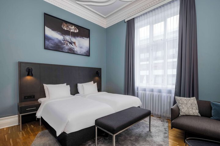 Room 43 of 95