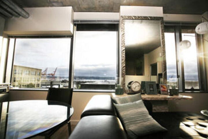 Room 4 of 15