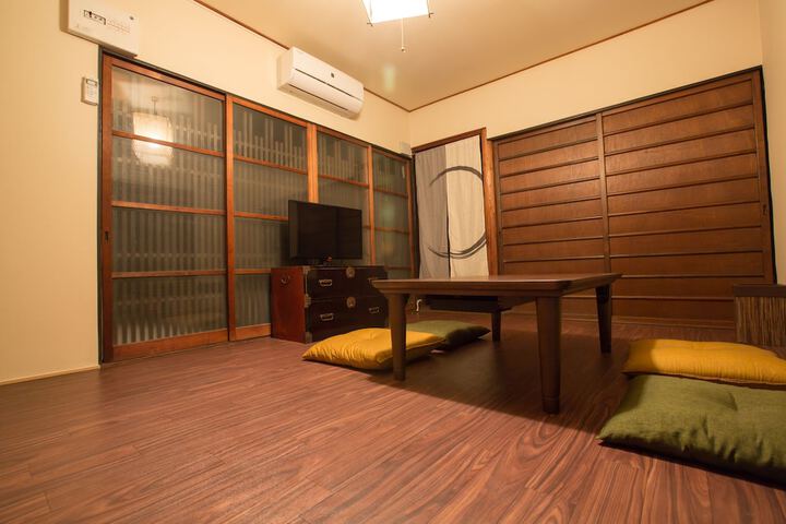 Room 9 of 26