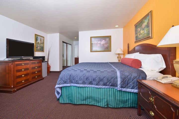 1 King Bed (26 of 80)