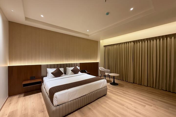 Room 13 of 50