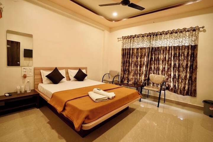 Room 8 of 31