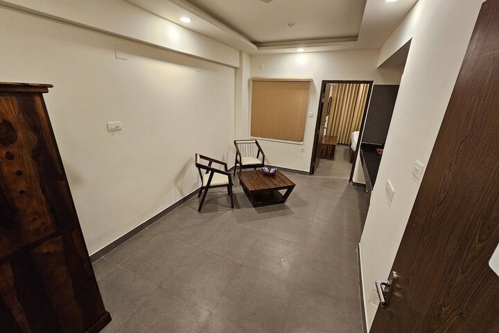 Room 10 of 25