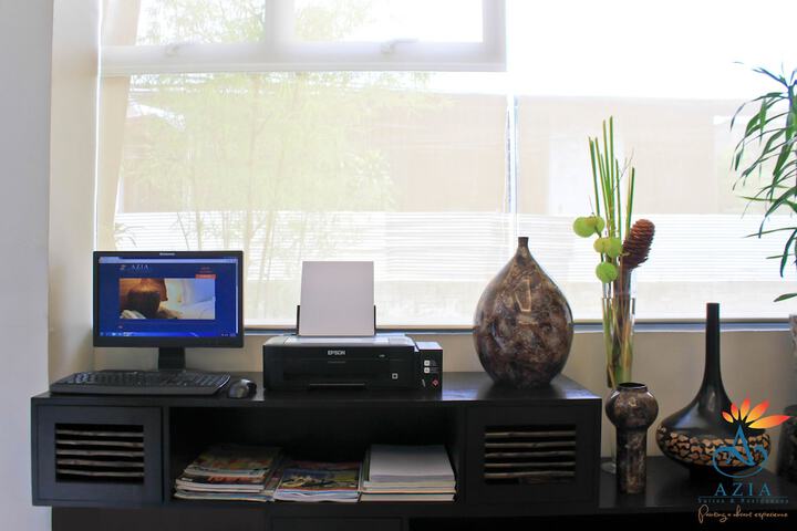 Business Center 29 of 33
