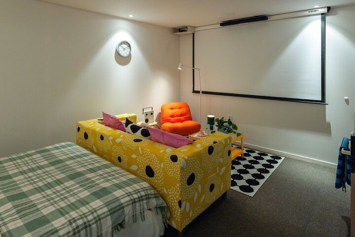 Room 76 of 177