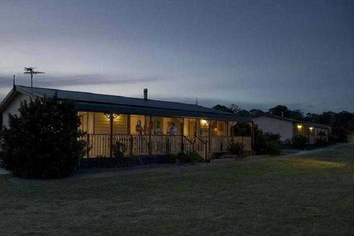 COTTAGES ON LOVEDALE