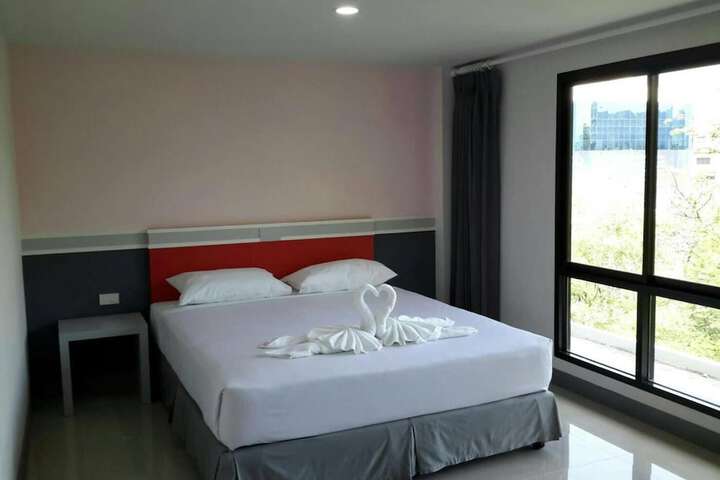 Room 9 of 37