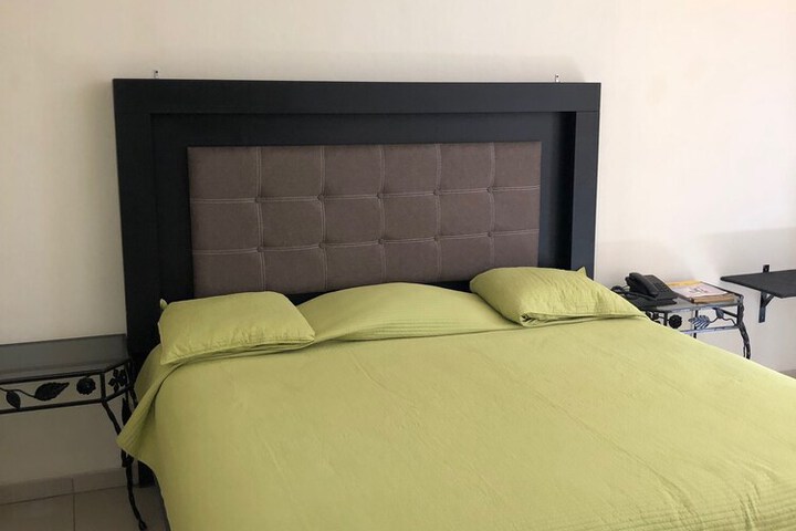 Room 2 of 7