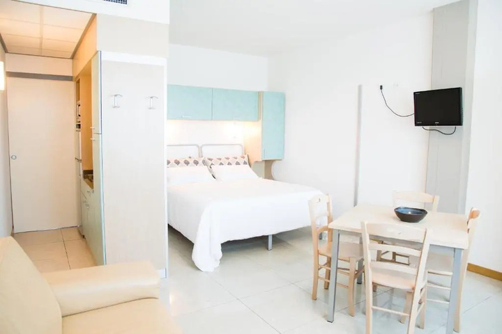 Room 3 of 14