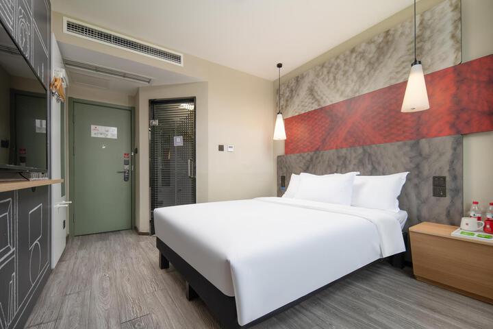 Room 26 of 41