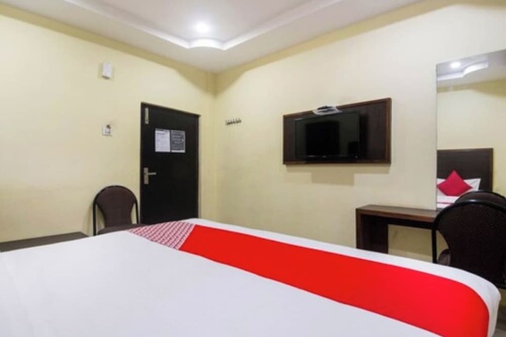 Room 11 of 19