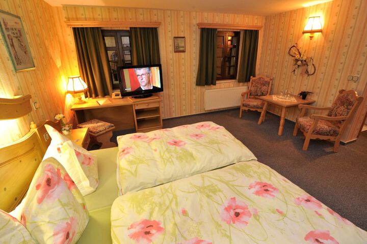 Room 4 of 43