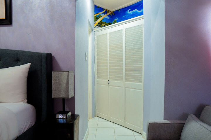 Room 8 of 28