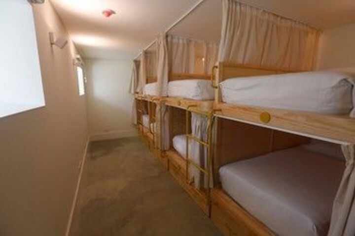 Room 34 of 119