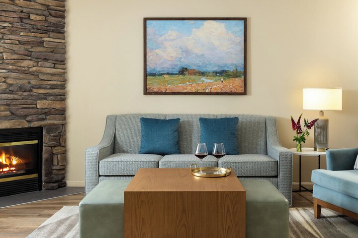 Suite King Bed Sofa (14 of 22)