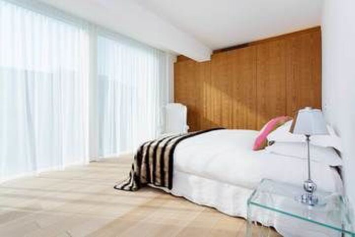 Room 16 of 37