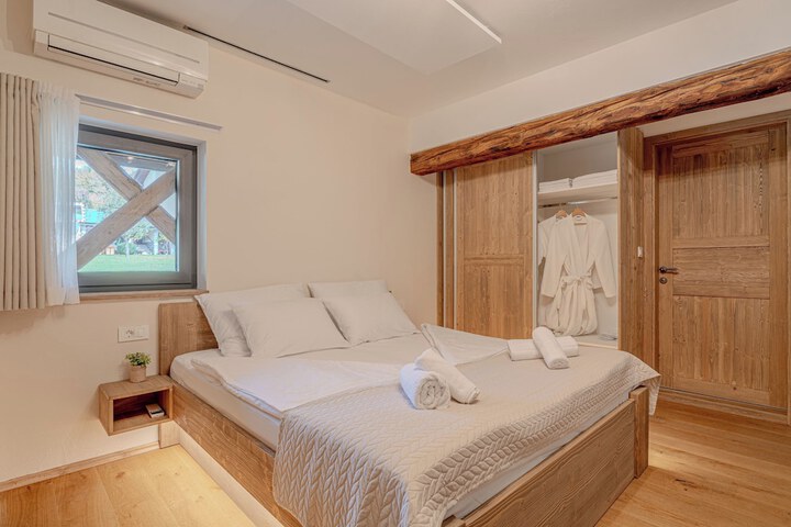 Room 9 of 31