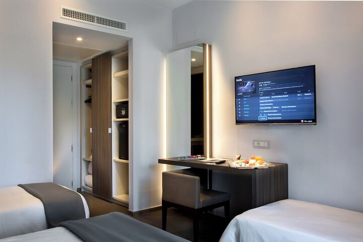 Room 46 of 137