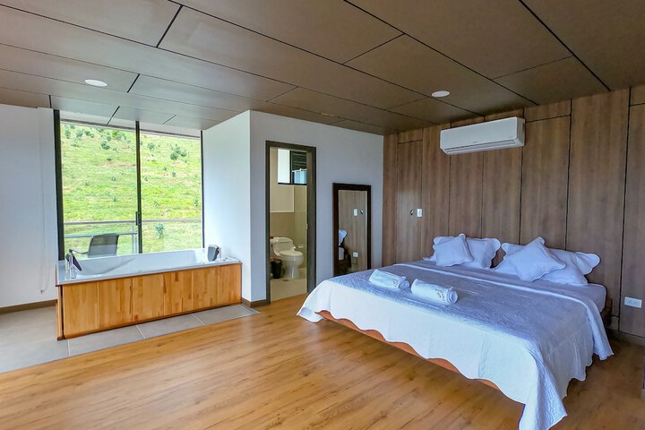 Room 10 of 41